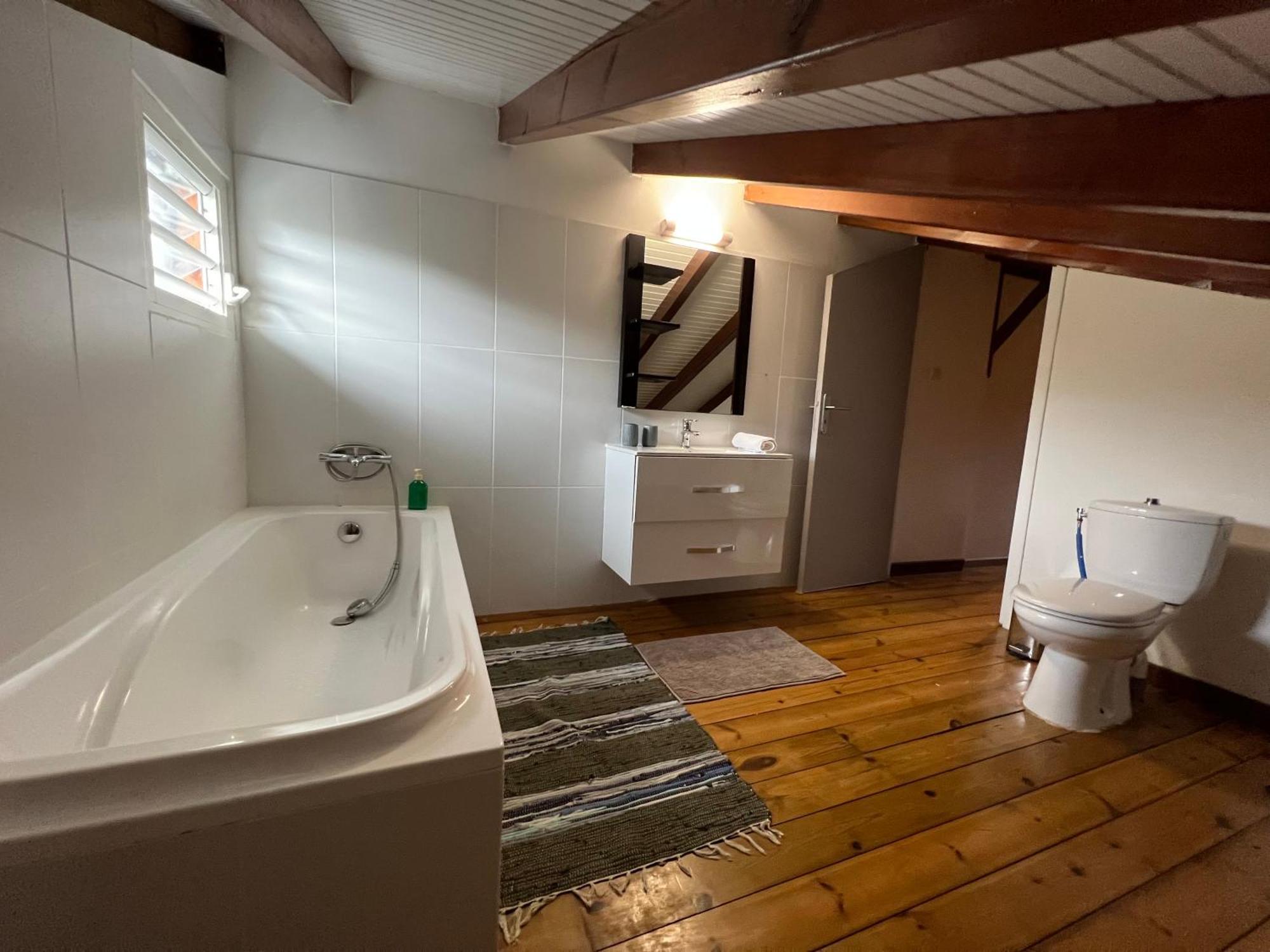 Villa Au Calme Avec Jacuzzi, Villa Le Boursoie Les Abymes Zewnętrze zdjęcie
