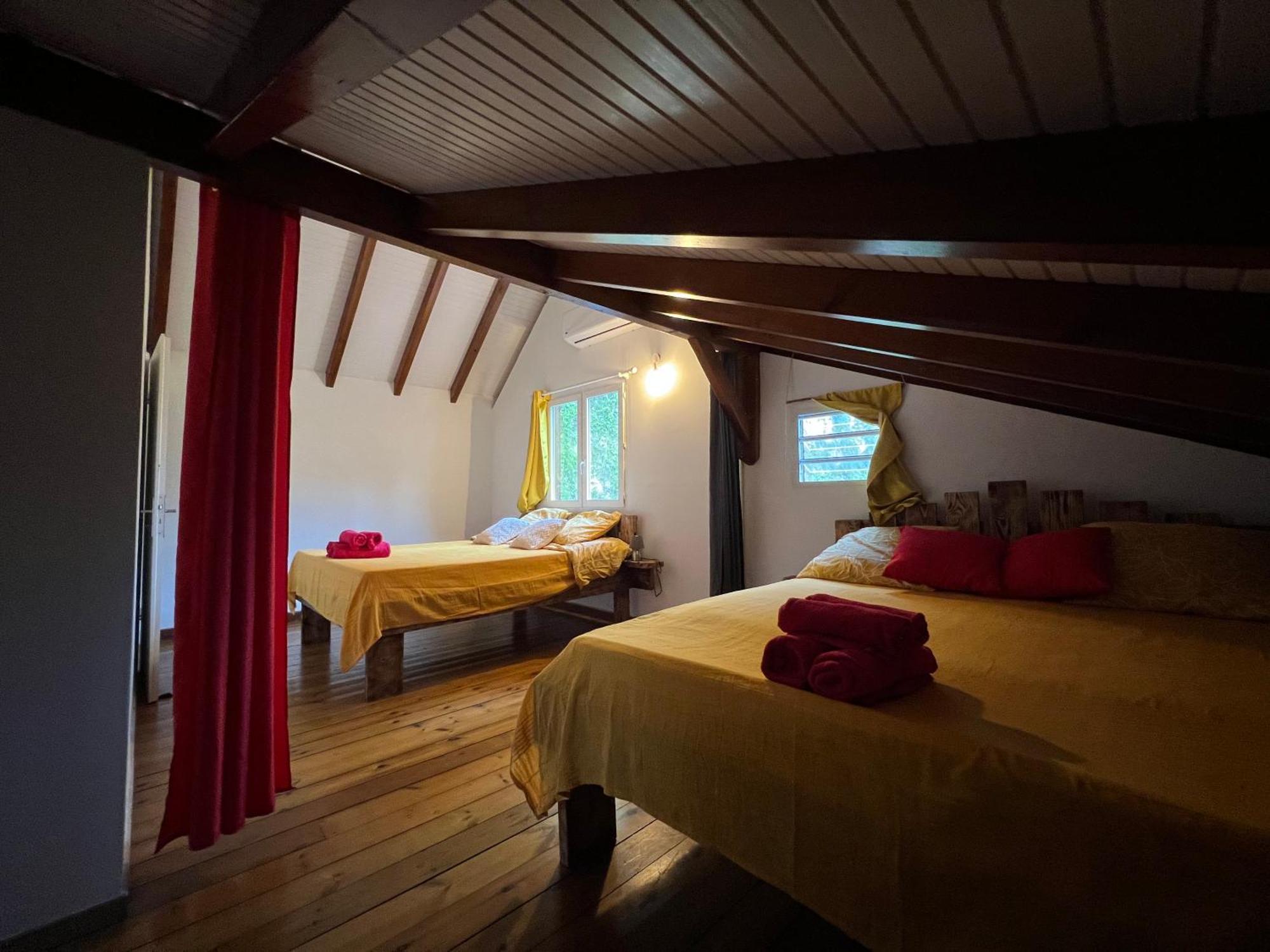 Villa Au Calme Avec Jacuzzi, Villa Le Boursoie Les Abymes Zewnętrze zdjęcie