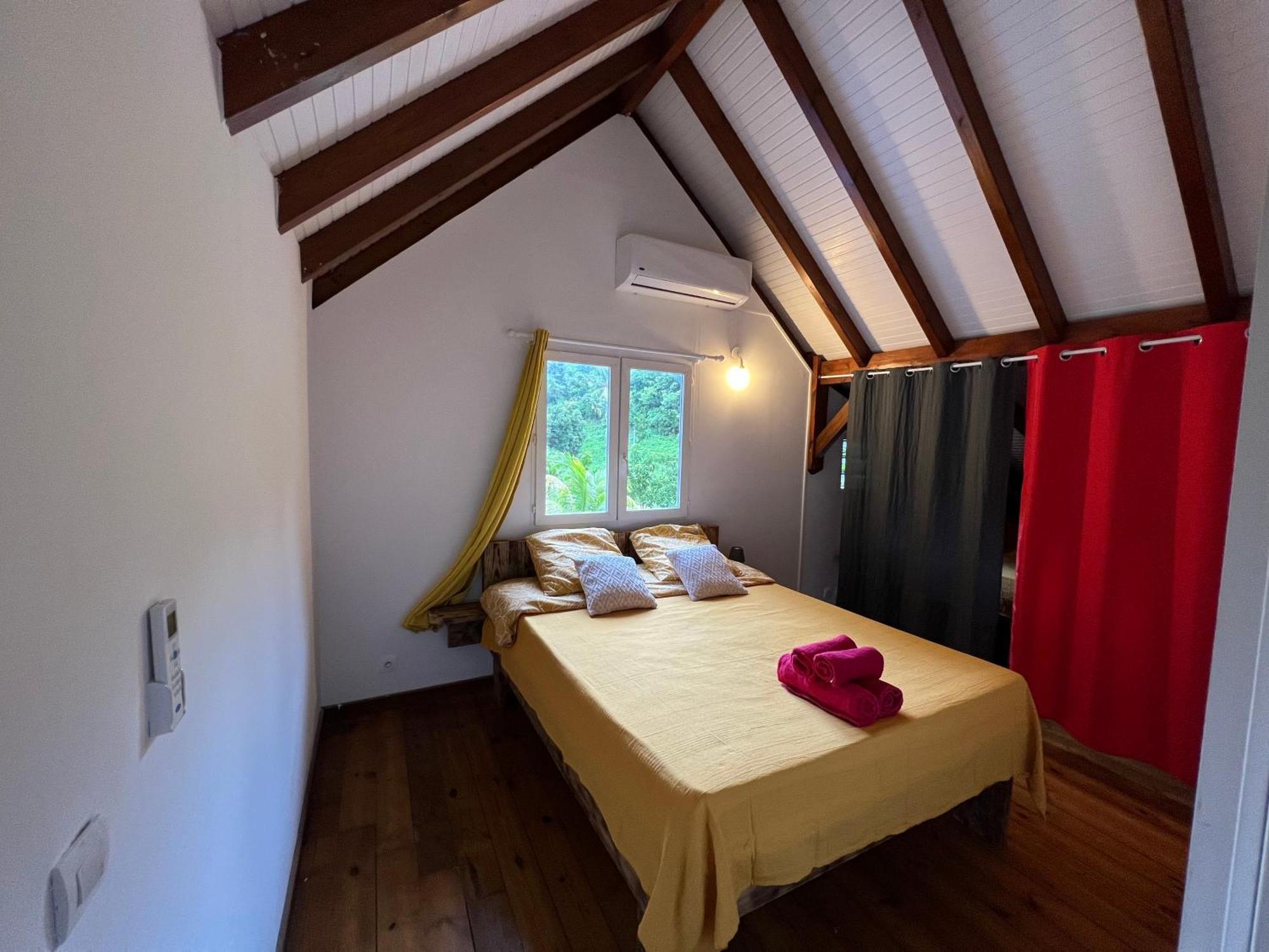 Villa Au Calme Avec Jacuzzi, Villa Le Boursoie Les Abymes Zewnętrze zdjęcie