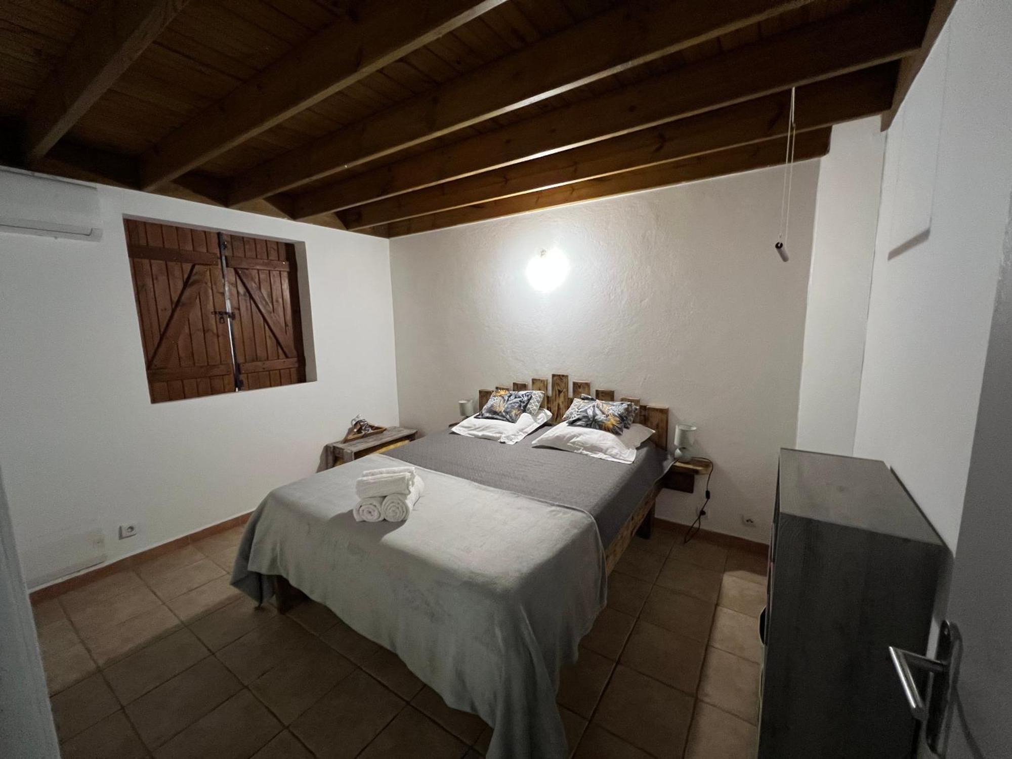Villa Au Calme Avec Jacuzzi, Villa Le Boursoie Les Abymes Zewnętrze zdjęcie