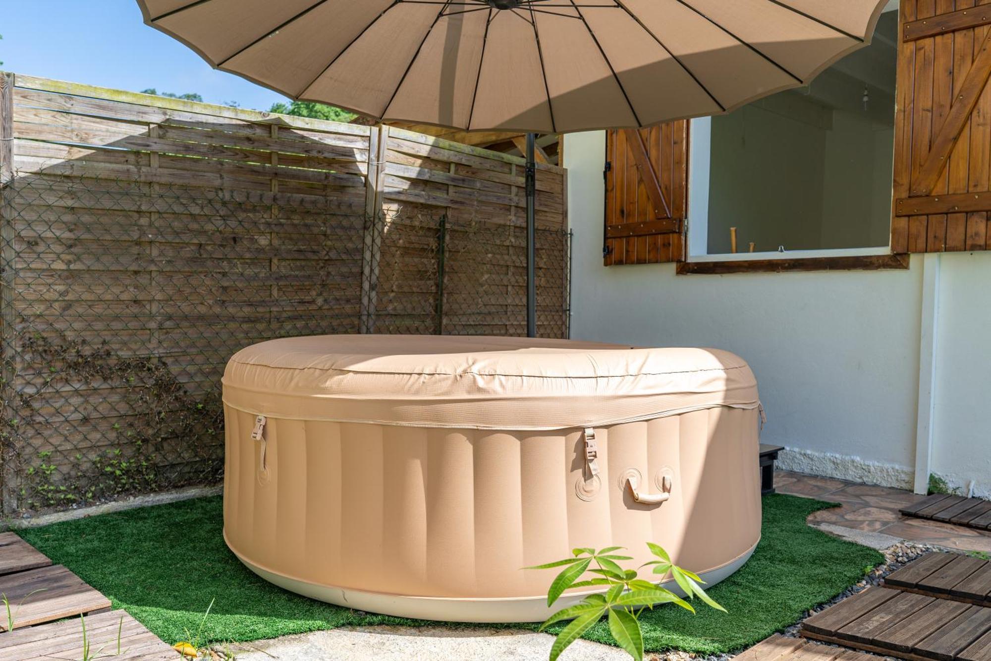 Villa Au Calme Avec Jacuzzi, Villa Le Boursoie Les Abymes Zewnętrze zdjęcie